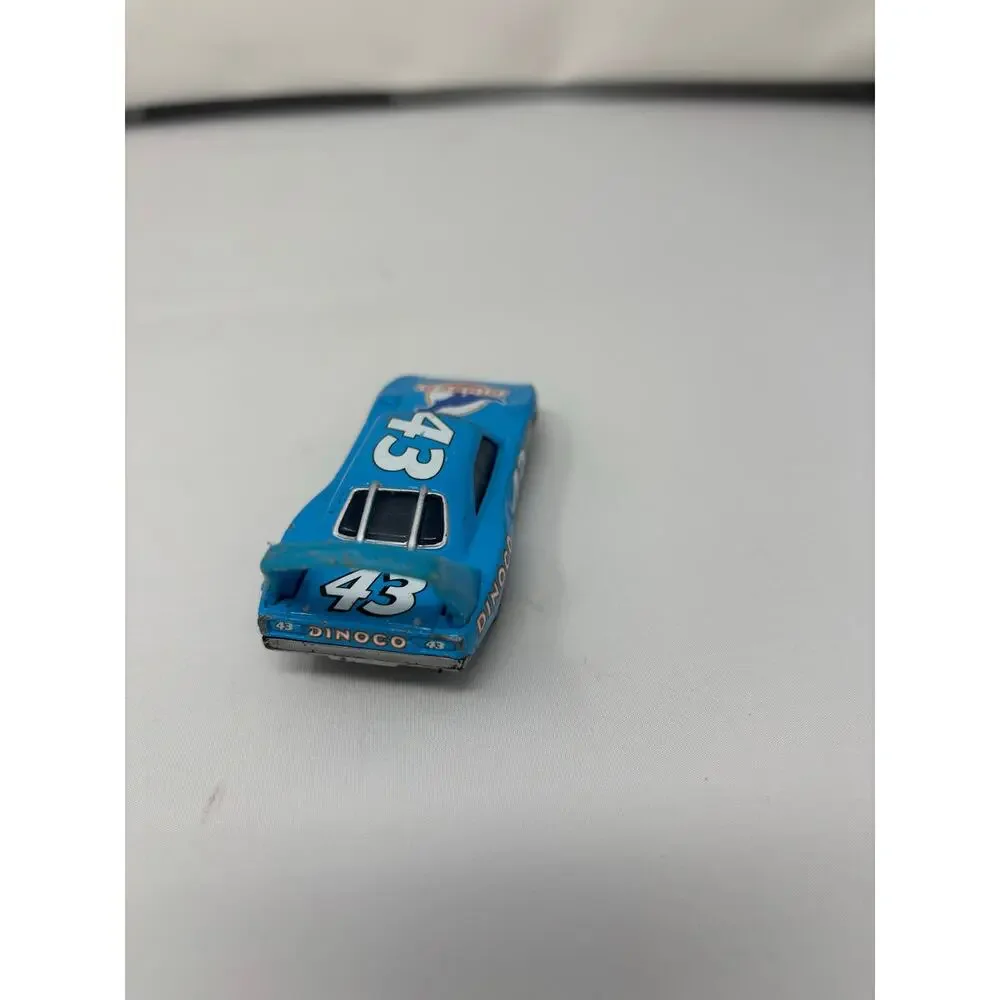 Lot 4 Disney Pixar cars
